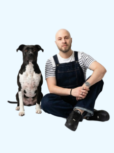 stefan consultant marketing et son chien mascotte du podcast pour etudiants